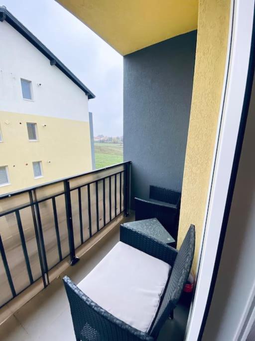 Apartament 2 Camere Modern Si Confortabil Giroc Exterior foto